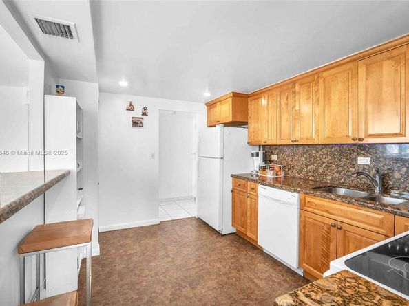 7135 Collins Ave 1225, Miami Beach FL 33141