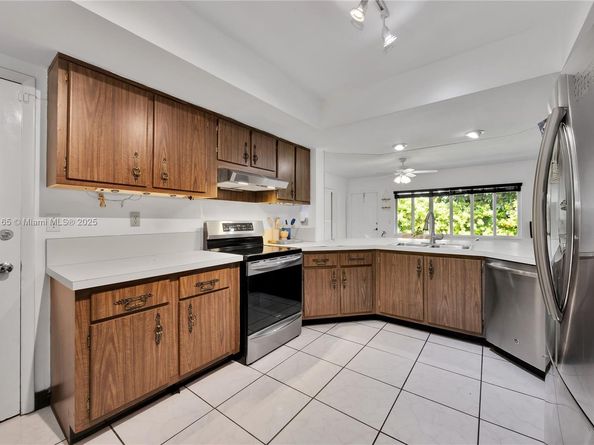 8865 SW 83rd St, Miami FL 33173