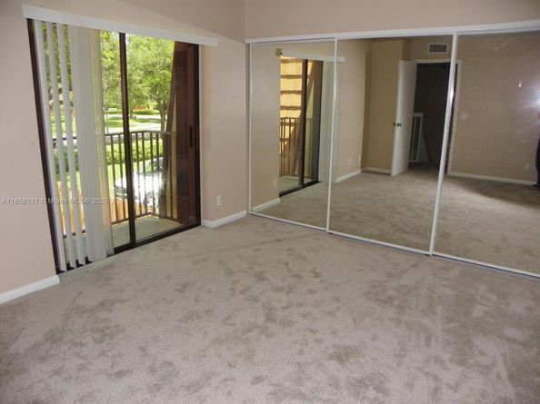 2578 Camelot Ct, Cooper City FL 33026