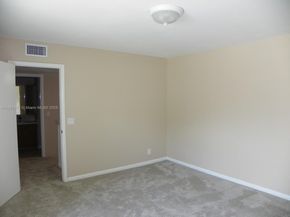 2578 Camelot Ct, Cooper City FL 33026