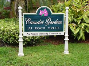 2578 Camelot Ct, Cooper City FL 33026