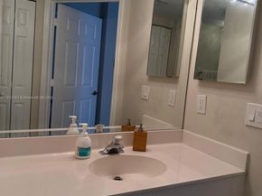 11218 NW 73rd Ter, Doral FL 33178