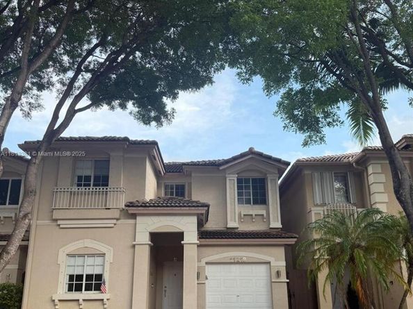 11218 NW 73rd Ter, Doral FL 33178