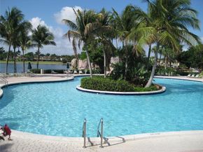 11218 NW 73rd Ter, Doral FL 33178