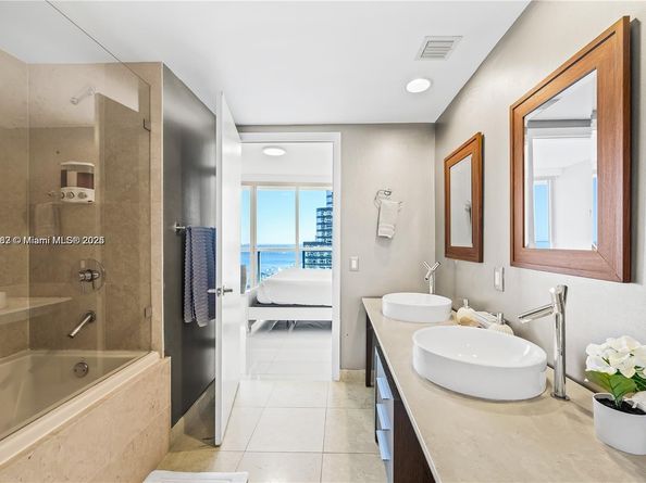 485 Brickell Ave 3109, Miami FL 33131