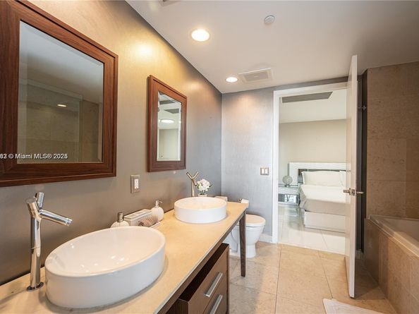 485 Brickell Ave 3109, Miami FL 33131