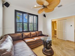 1375 Harbor Vw E, Hollywood FL 33019