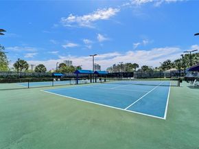 1375 Harbor Vw E, Hollywood FL 33019