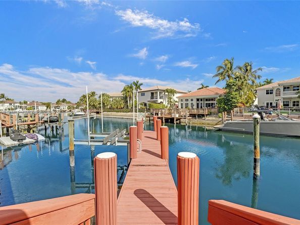 1375 Harbor Vw E, Hollywood FL 33019