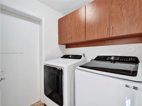 1375 Harbor Vw E, Hollywood FL 33019