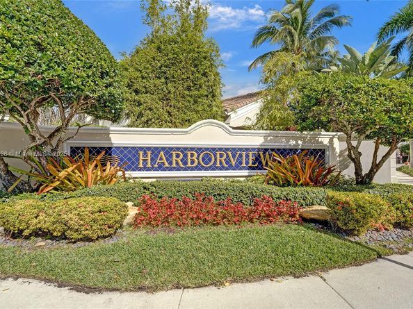 1375 Harbor Vw E, Hollywood FL 33019