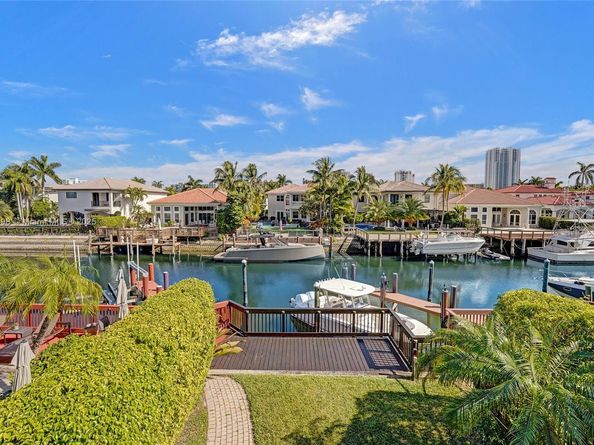 1375 Harbor Vw E, Hollywood FL 33019