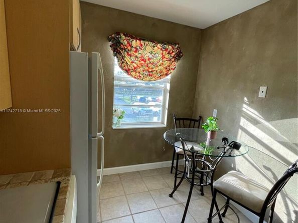 110 Lake Meryl Dr 216, West Palm Beach FL 33411