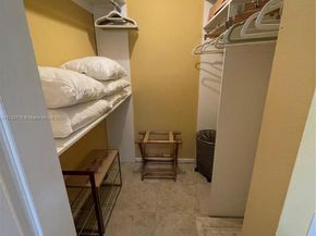 110 Lake Meryl Dr 216, West Palm Beach FL 33411