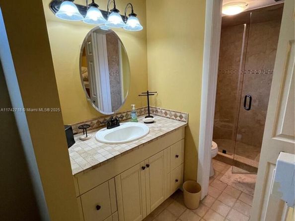 110 Lake Meryl Dr 216, West Palm Beach FL 33411
