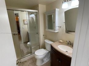 110 Lake Meryl Dr 216, West Palm Beach FL 33411