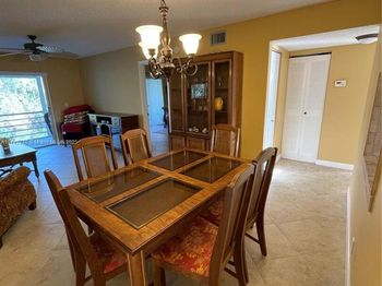 110 Lake Meryl Dr