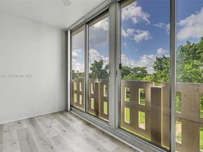 4330 Hillcrest Dr 405, Hollywood FL 33021