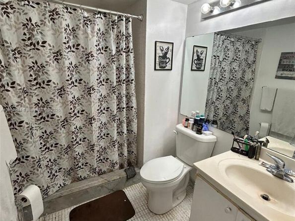 9520 S Hollybrook Lake Dr 204, Pembroke Pines FL 33025