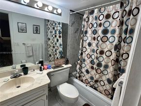 9520 S Hollybrook Lake Dr 204, Pembroke Pines FL 33025