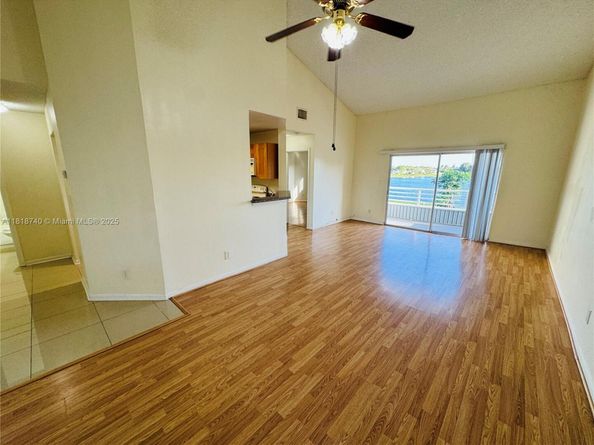 3445 NW 44th St 201, Oakland Park FL 33309