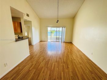 3445 NW 44th St