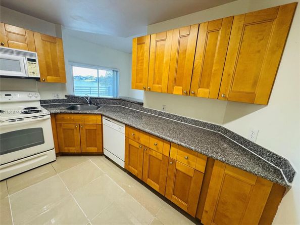 3445 NW 44th St 201, Oakland Park FL 33309