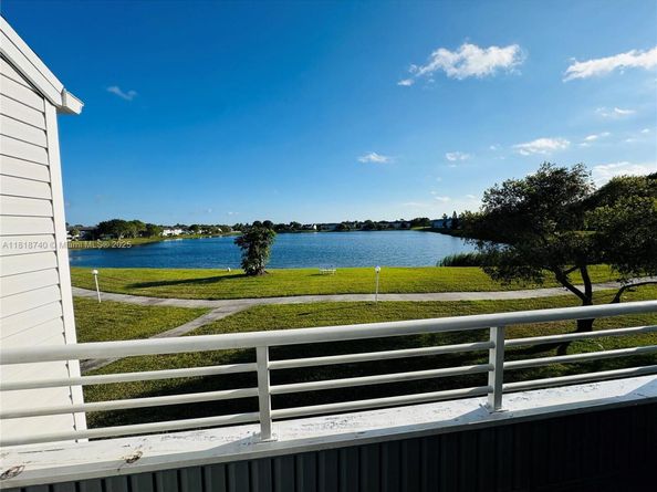 3445 NW 44th St 201, Oakland Park FL 33309