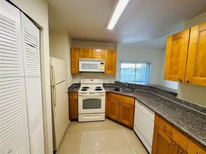3445 NW 44th St 201, Oakland Park FL 33309