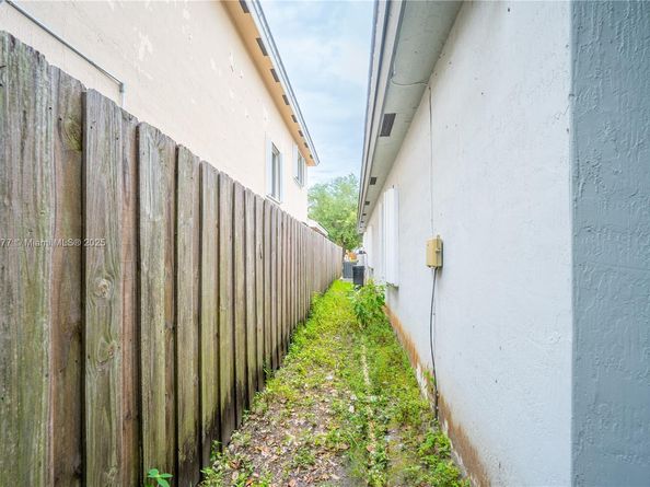 236 SE 32nd Ave, Homestead FL 33033