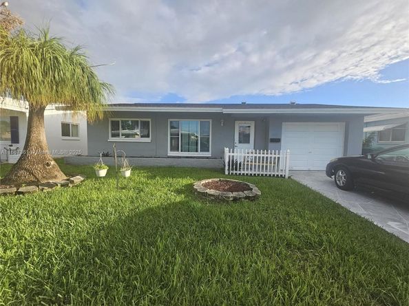 5010 NW 51st Ct, Tamarac FL 33319