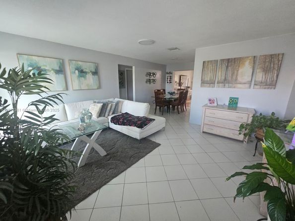 5010 NW 51st Ct, Tamarac FL 33319