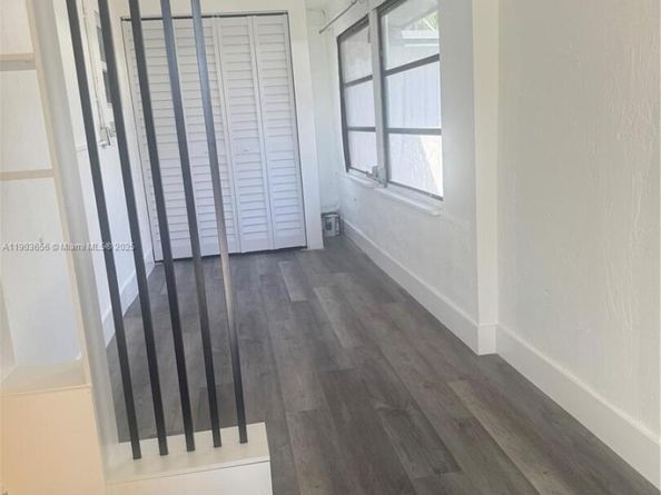 5611 SW 38th St, Davie FL 33314