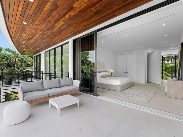 112 W Palm Midway, Miami Beach FL 33139