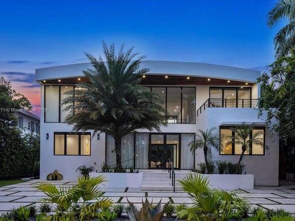 112 W Palm Midway, Miami Beach FL 33139