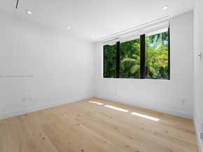 112 W Palm Midway, Miami Beach FL 33139