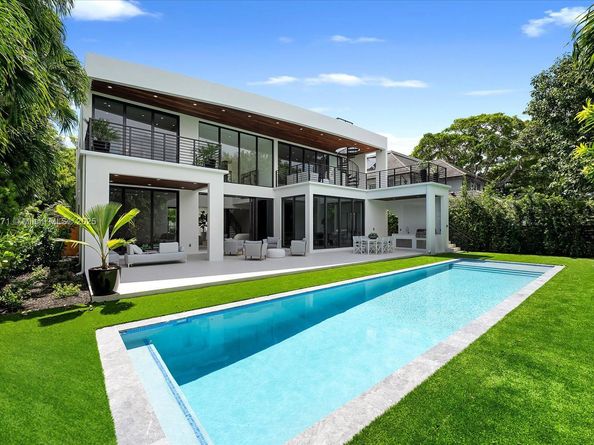 112 W Palm Midway, Miami Beach FL 33139