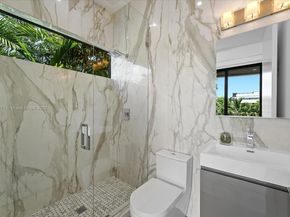112 W Palm Midway, Miami Beach FL 33139