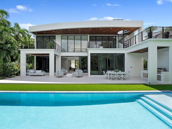 112 W Palm Midway, Miami Beach FL 33139