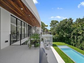 112 W Palm Midway, Miami Beach FL 33139