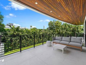 112 W Palm Midway, Miami Beach FL 33139