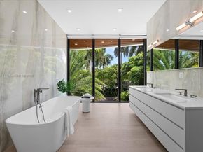 112 W Palm Midway, Miami Beach FL 33139