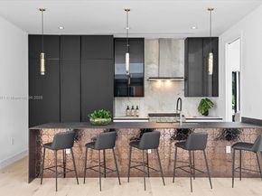 112 W Palm Midway, Miami Beach FL 33139