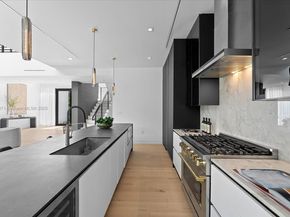 112 W Palm Midway, Miami Beach FL 33139