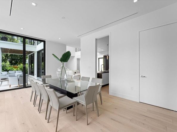 112 W Palm Midway, Miami Beach FL 33139