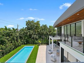112 W Palm Midway, Miami Beach FL 33139