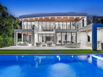 112 W Palm Midway