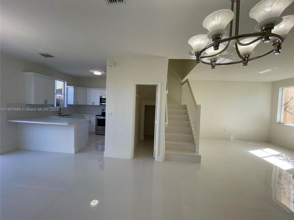 7317 NW 174th Ter 102, Hialeah FL 33015
