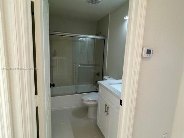 7317 NW 174th Ter 102, Hialeah FL 33015