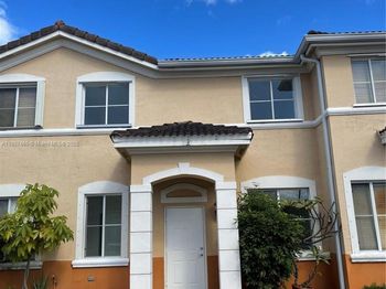7317 NW 174th Ter